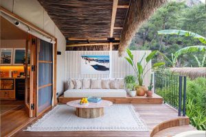 طراحی بالکن ویلا