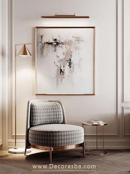 تصویری از یک صندلی و دیوار با طرح مناسب برای ایجاد تناسب فرم و عملکرد اتاق
