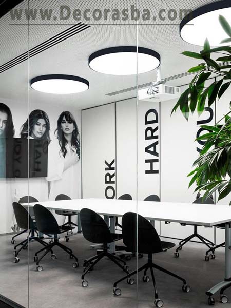 بازسازی دفتر کار اداری با طرح مدرن و رنگ سفید