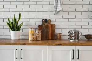 +10 دکوراسیون آشپزخانه چوبی + (بررسی بهترین متریال و سبک های طراحی) 81 لوازم چوبی آشپزخانه