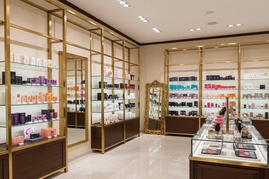 دکوراسیون لوازم آرایشی و بهداشتی + (مشاوره، طراحی و اجرا) 92 دکور مغازه آرایشی