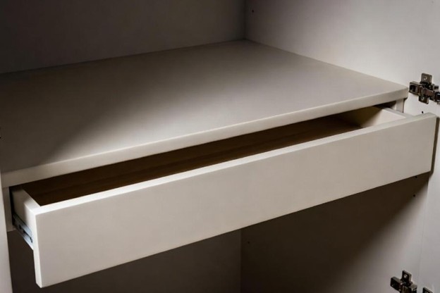 کشو مخفی کمد دیواری و کابینت؛ بررسی +12 ایده خلاقانه و امن 54 کشو مخفی میز آرایش داخل کمد